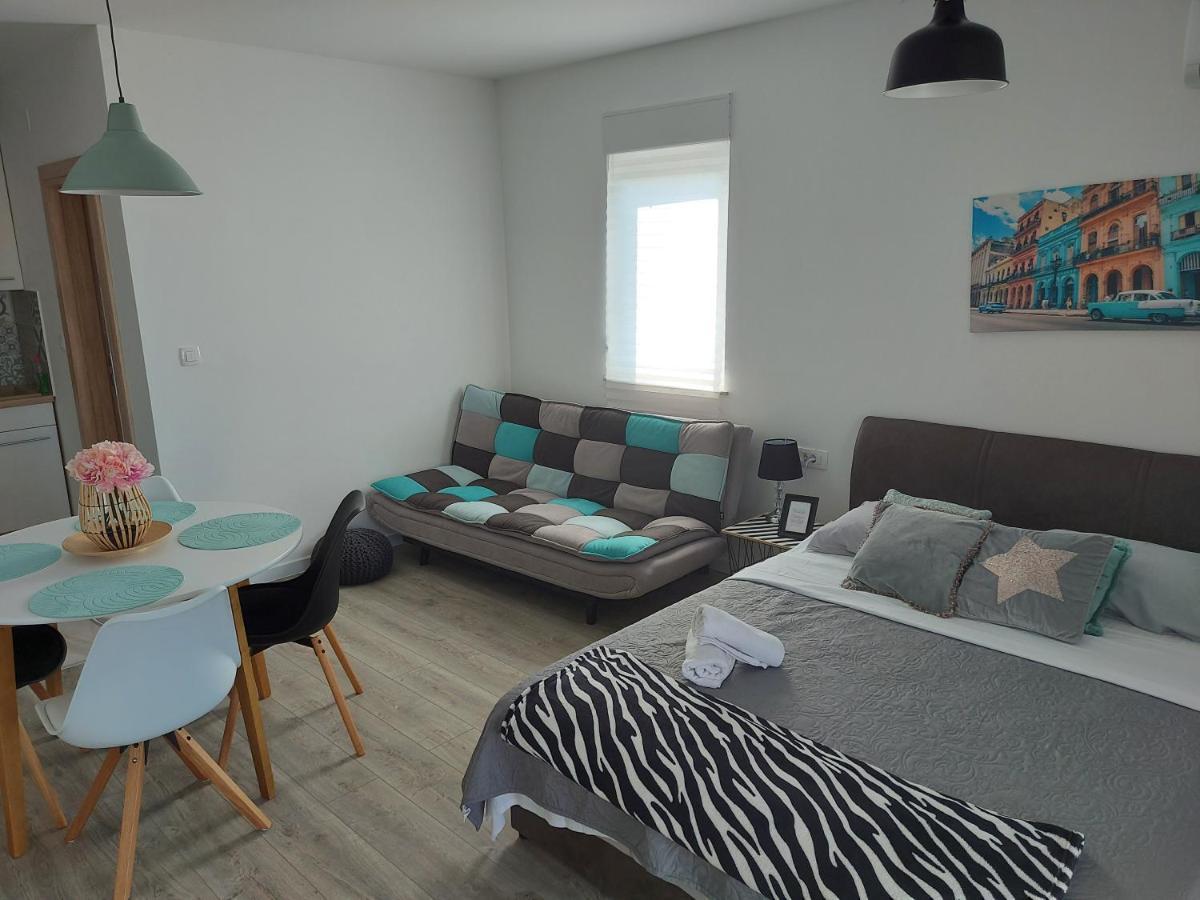 Apartmani Sunce 스베티 페타르 외부 사진